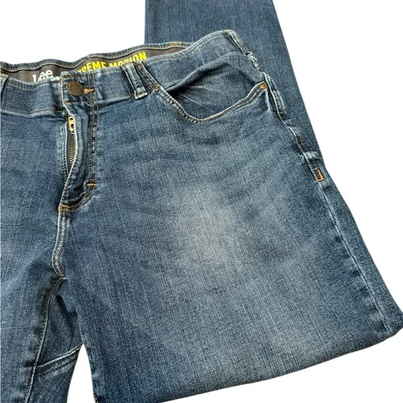 EUC Lee Men's Blue Jeans - Picture 3 of 9